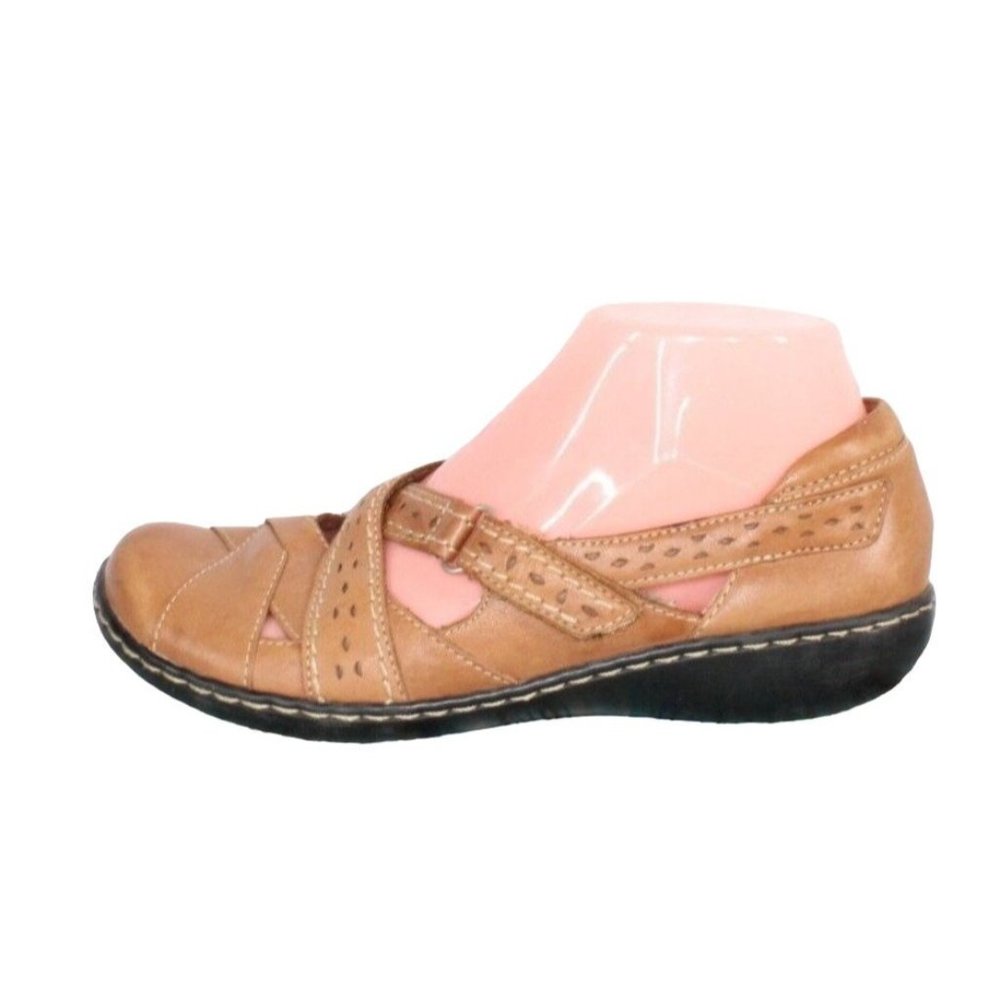 Clarks Ashland Spin Q Brown Perforated Leather Slip On Casual Loafer 7 M - Picture 1 of 9